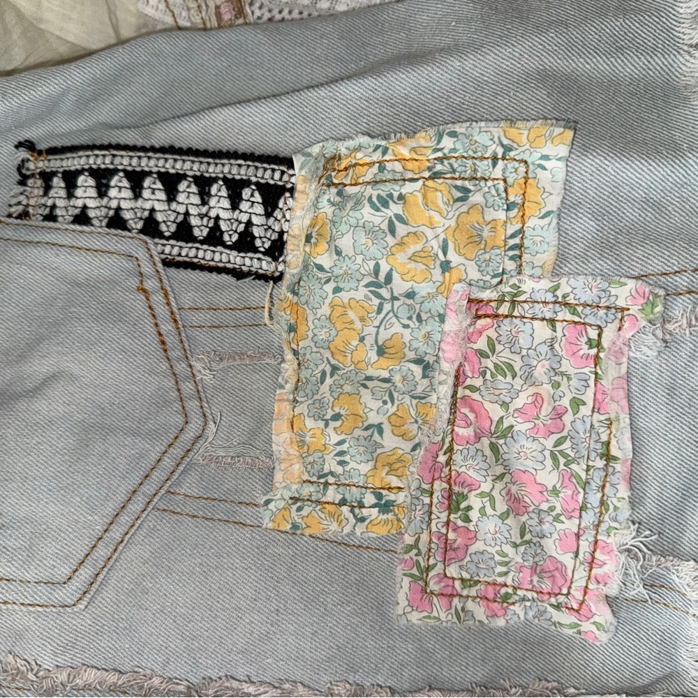 Patchwork Denim and Lace Jacket Distressed Boho Denim Shacket Mixed Floral Lace - Picture 15 of 17